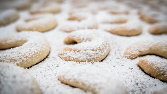Snowy Vanilla Pecan Crescents Recipe Photo - Diabetic Gourmet Magazine Recipes