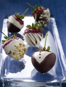 Chocolate-Dipped Strawberries recipe photo from the Diabetic Gourmet Magazine diabetic recipes archive.