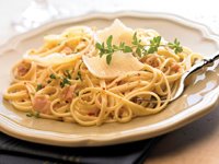 Easy Clam Linguine recipe photo from the Diabetic Gourmet Magazine diabetic recipes archive.