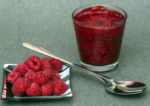 Low Carb Raspberry Jam recipe photo from the Diabetic Gourmet Magazine diabetic recipes archive.