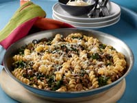 Rotini with Ground Beef and Spinach | Diabetic Recipe - Diabetic Gourmet Magazine