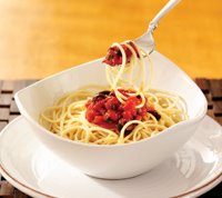 Spaghetti alle Olive e Pomodoro (Spaghetti with Olives and Tomatoes) Recipe Photo - Diabetic Gourmet Magazine Recipes