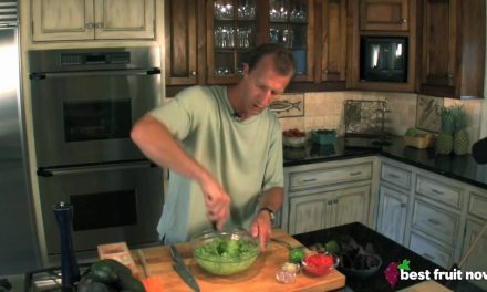 Avocados and How to Make Fresh Guacomole
