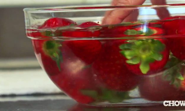 How to Wash Strawberries